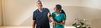 Cómo la fisioterapia ayuda en la rehabilitación de la hemiplejía