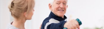 Técnicas Manuales y de Movilización en Casa para Mejorar la Calidad de Vida en la Tercera Edad