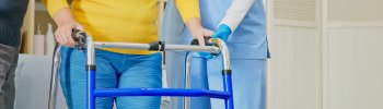 Uso de bastones o caminadores: ¿cuándo son necesarios en la artrosis de cadera?