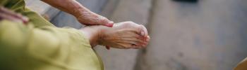 Dolor de pies o espalda tras las fiestas de Logroño cómo recuperarte tras horas de pie o caminatas navideñas