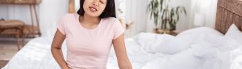 ¿Te duele un lado de la pelvis al caminar? Claves para entender la sacroileítis