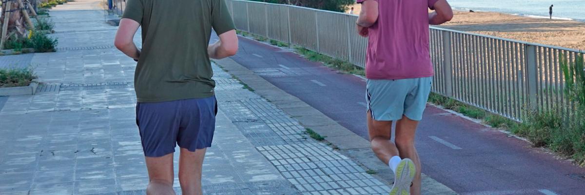 ¿Corres por el Paseo Marítimo? Cómo prevenir las lesiones más habituales antes de que aparezcan