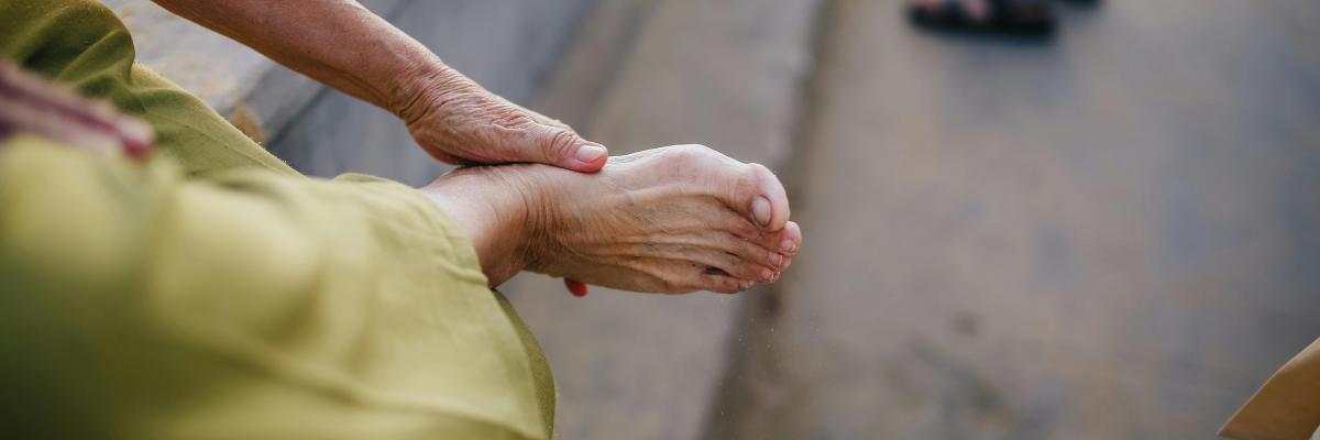 Dolor de pies o espalda tras las fiestas de Logroño cómo recuperarte tras horas de pie o caminatas navideñas