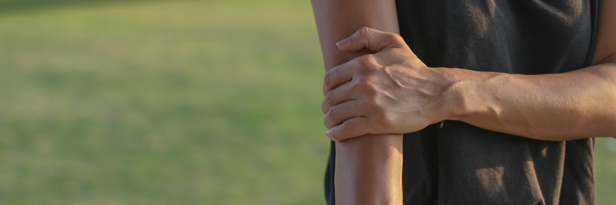 Terapia manual para aliviar las tensiones en el codo de tenista